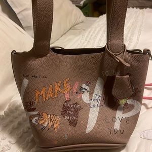 Cute bucket bag